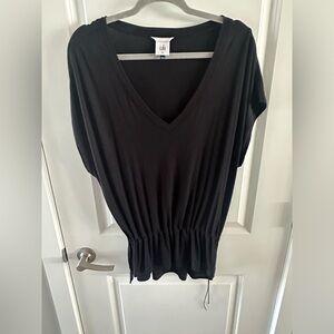 Cabi short sleeve hip length top size medium